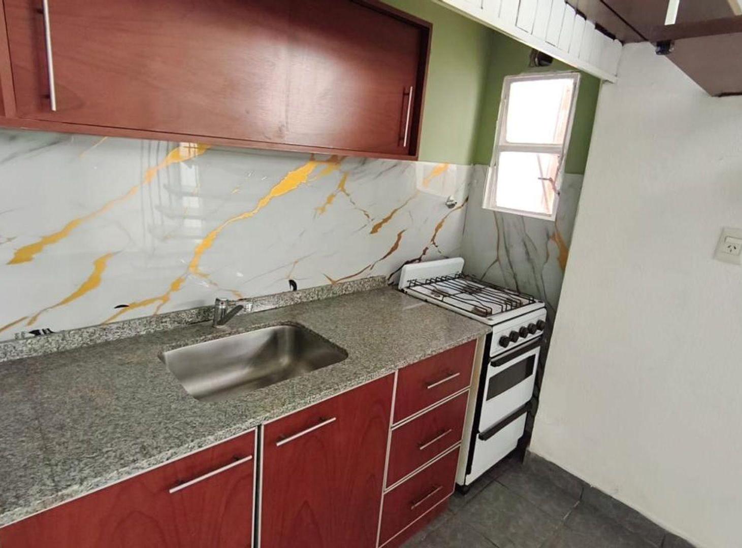 Foto de Venta PH dos ambientes patio propio Beccar, imagen 5