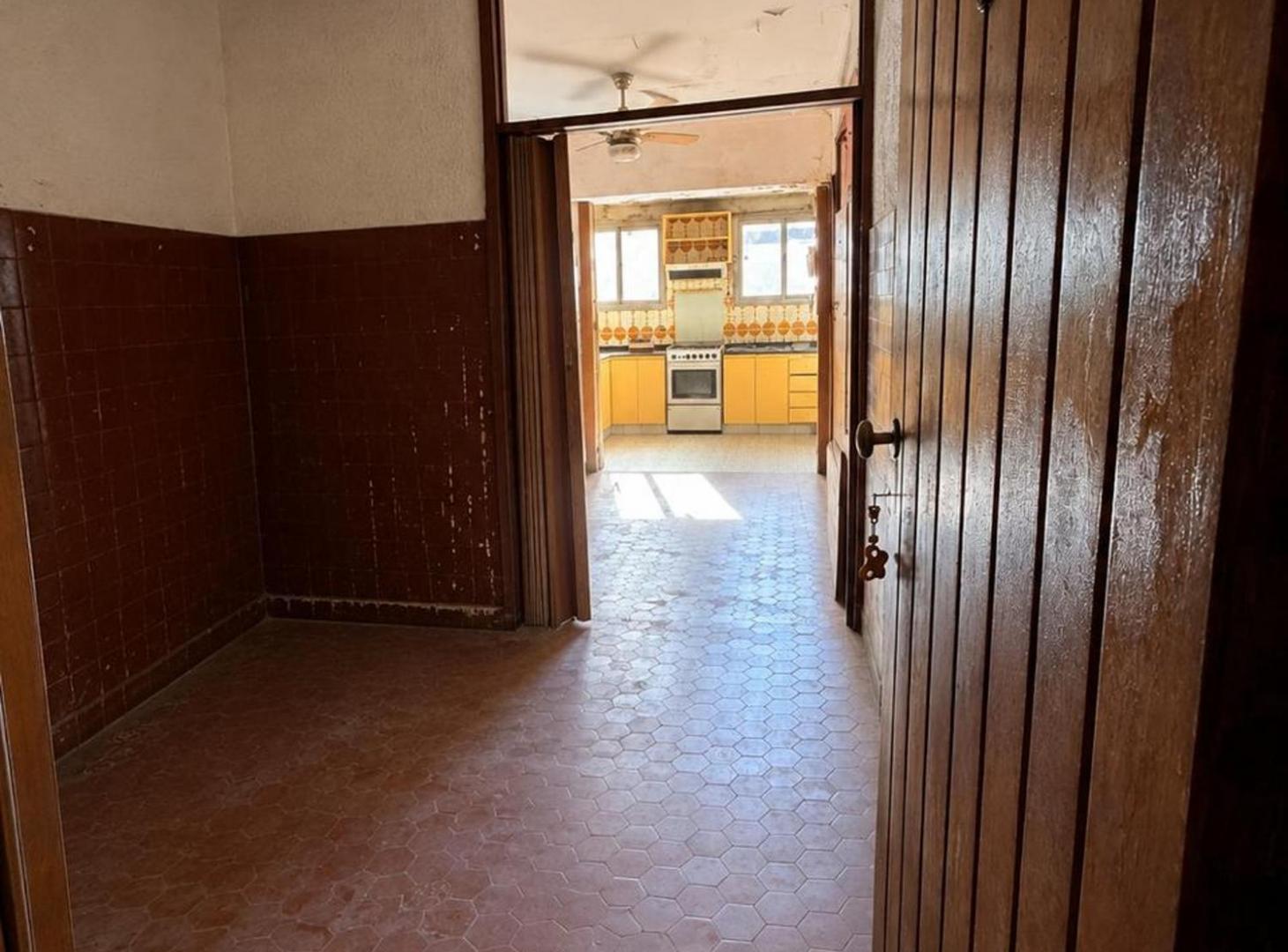 Foto de VENTA CASA 5 AMB EN MUNRO IDEAL PARA RECICLAR, imagen 4