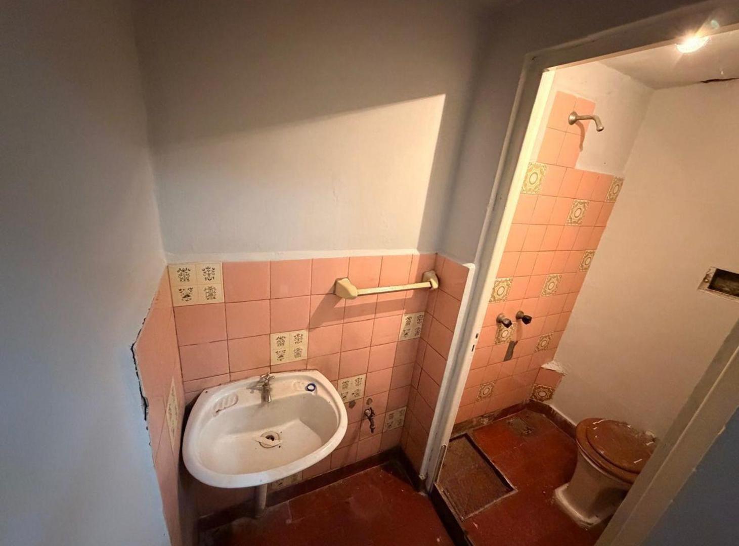 Foto de VENTA LOCAL VILLA ADELINA, imagen 4