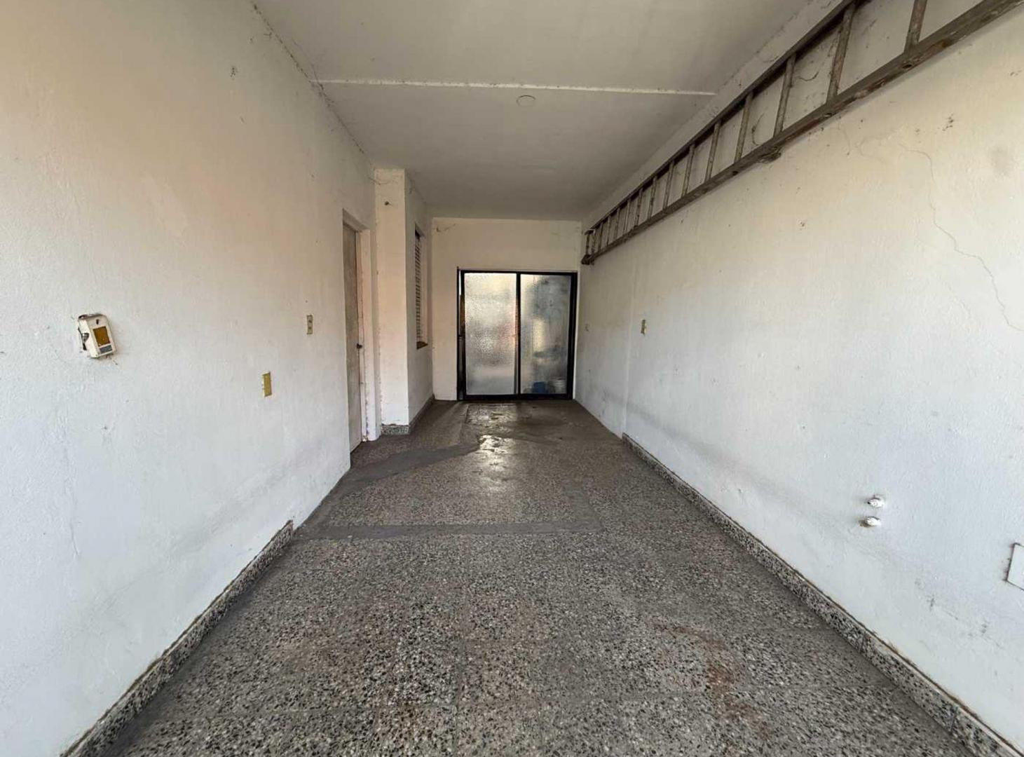 Foto de CASA 6 AMB. CON COCHERA/PATIO EN MUNRO OPORTUNIDAD, imagen 4