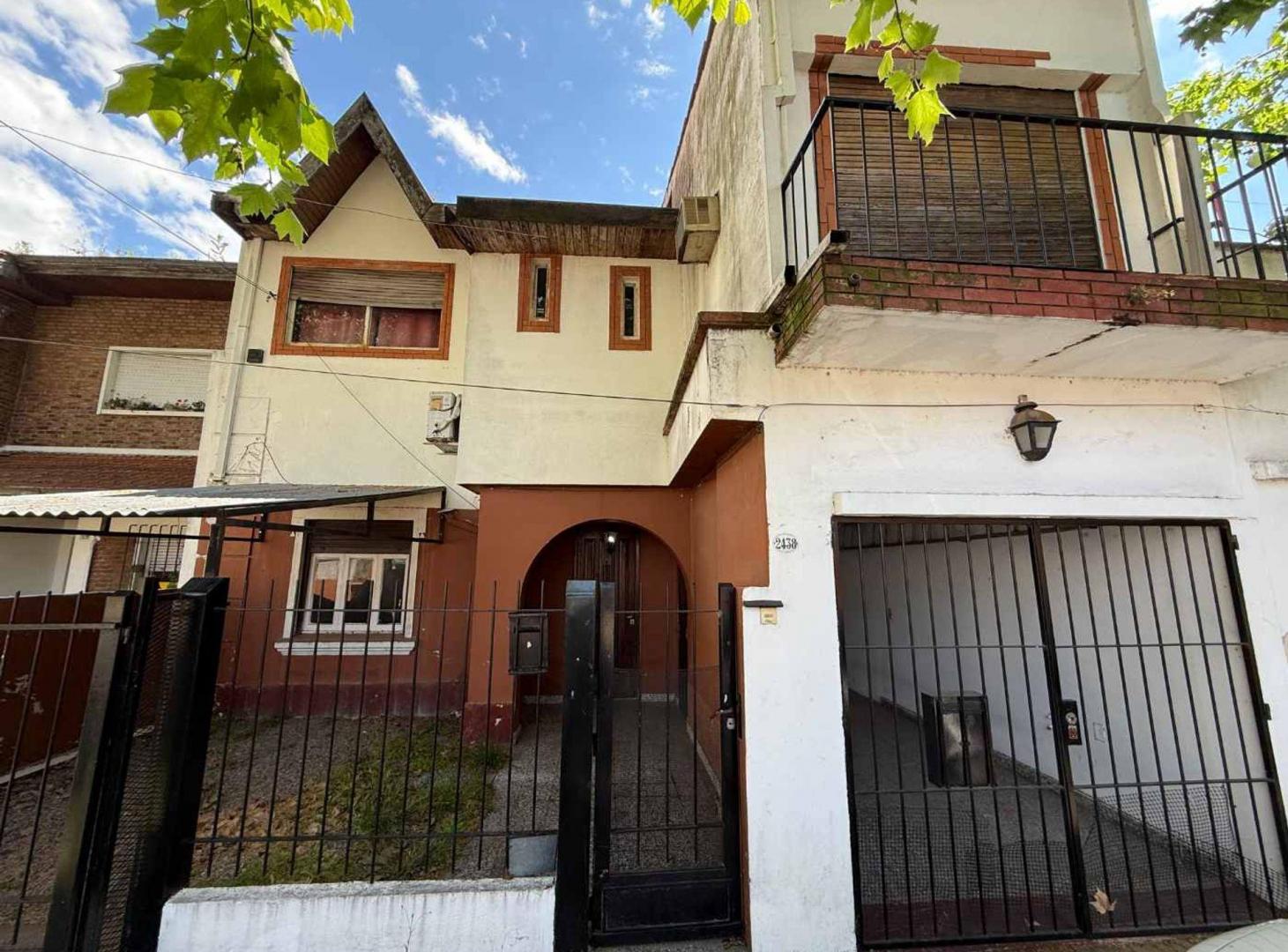 Foto de CASA 6 AMB. CON COCHERA/PATIO EN MUNRO OPORTUNIDAD, imagen 2