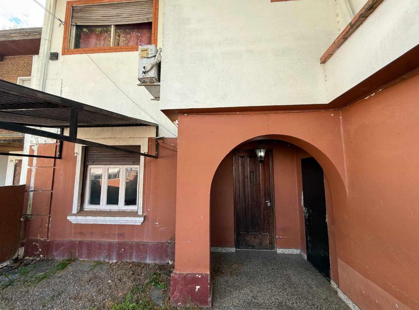 Foto de CASA 6 AMB. CON COCHERA/PATIO EN MUNRO OPORTUNIDAD, imagen 3