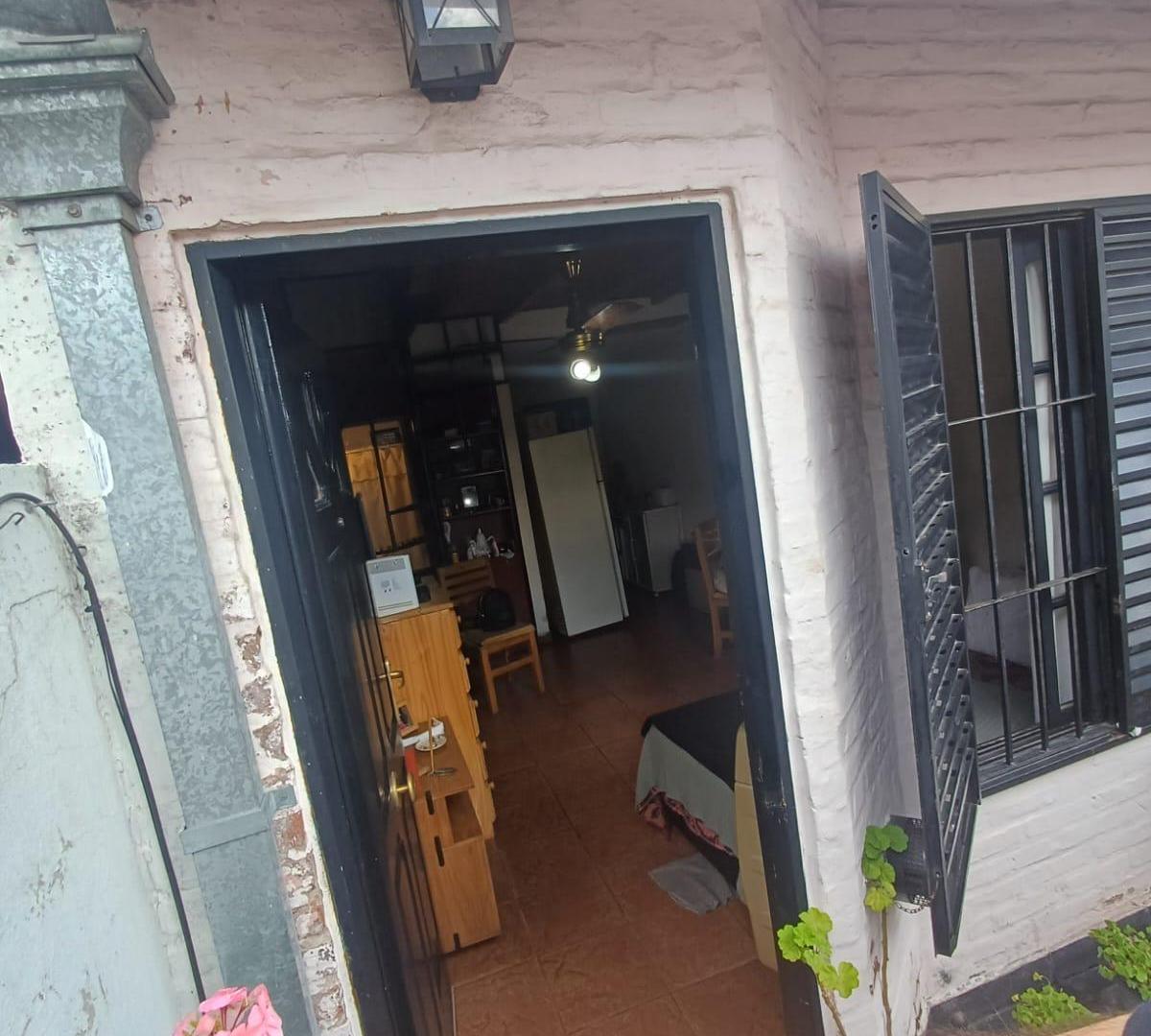 Foto de Ph 2 Ambientes En San Juusto C/hall De Entrada Independiente, imagen 1