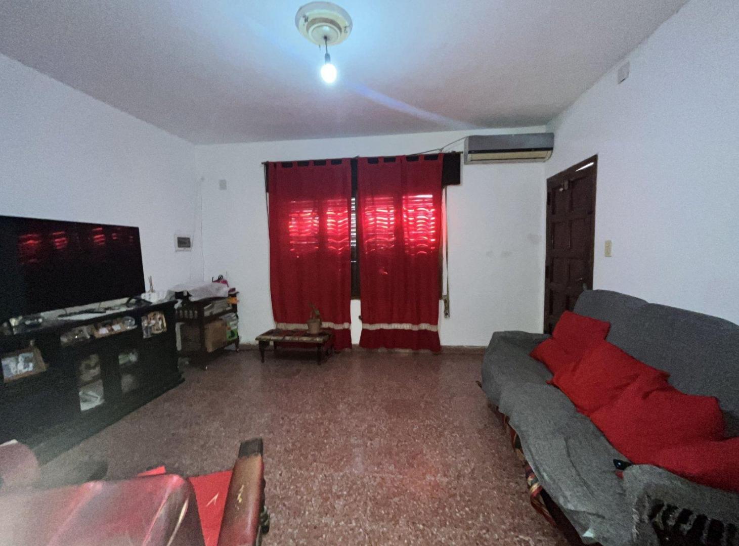 Foto de VENDO CASA 3 dormitorios Barrio ituzaingo, imagen 3
