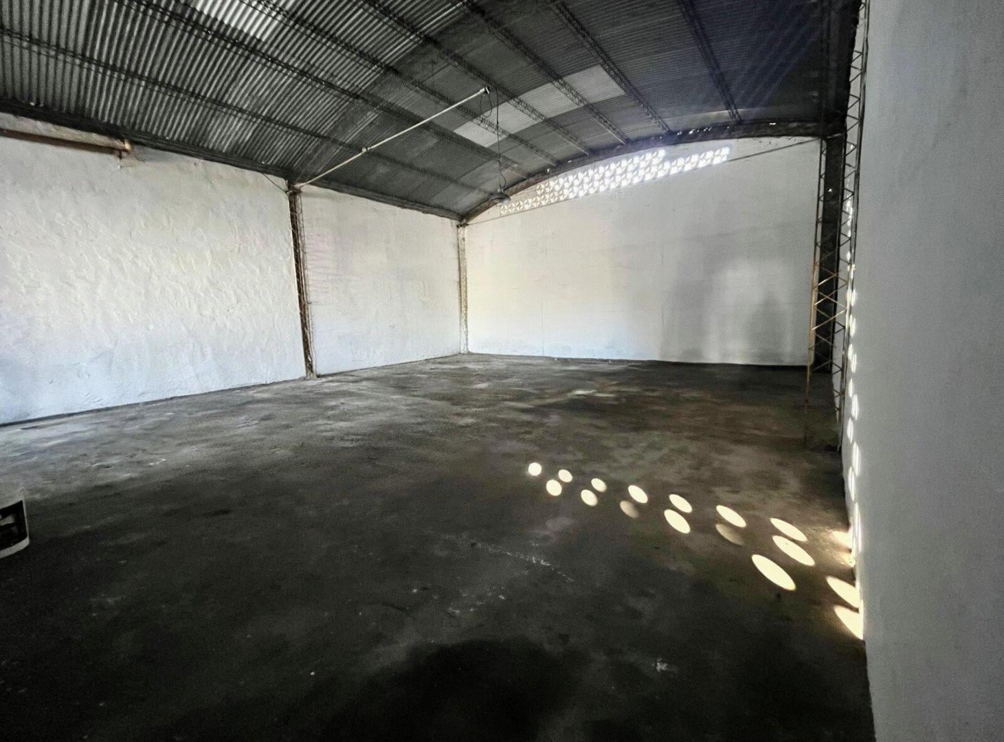 VENDO GALPÓN BARRIO DEAN FUNES