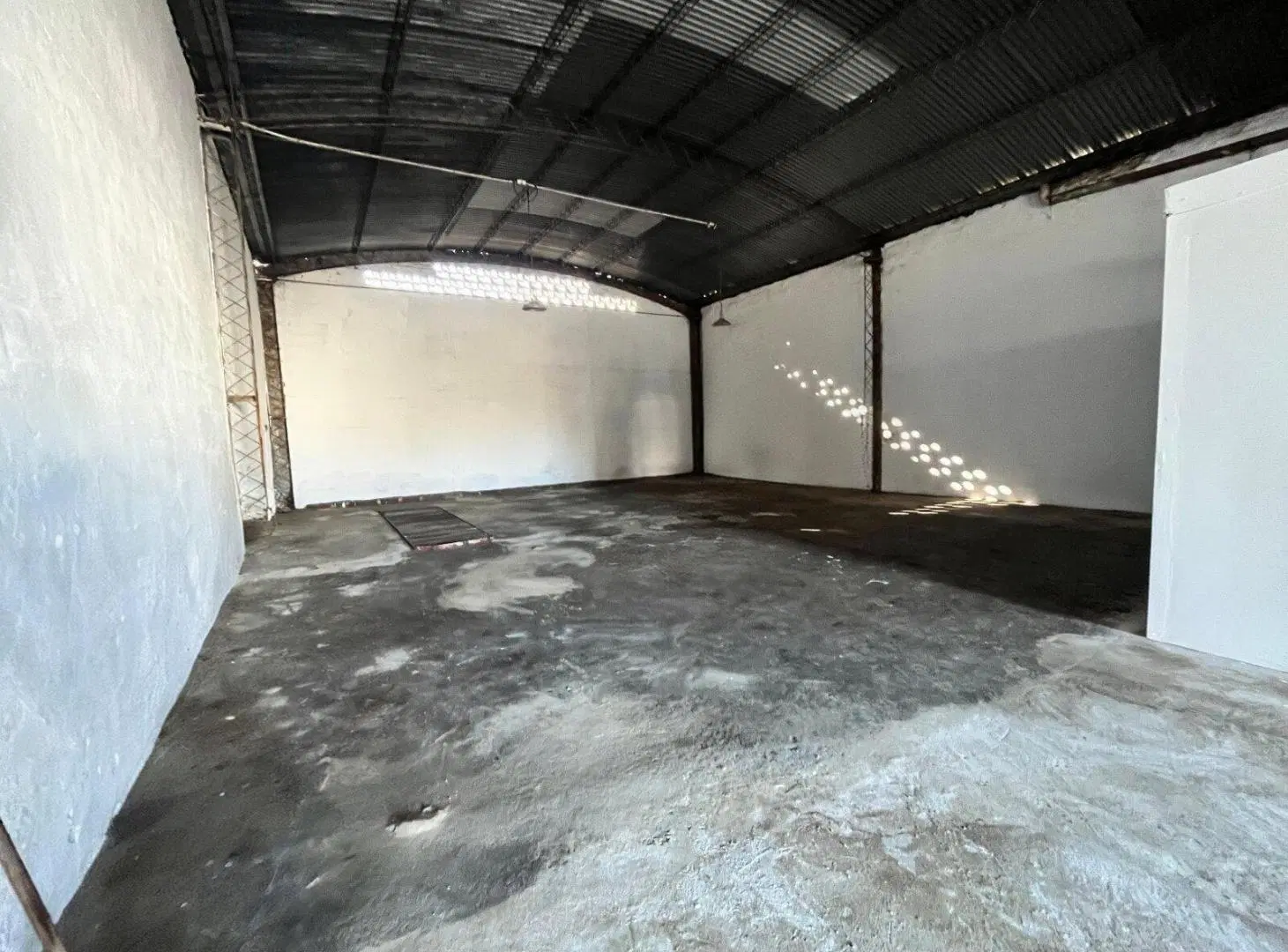 ALQUILO GALPÓN BARRIO DEAN FUNES 4