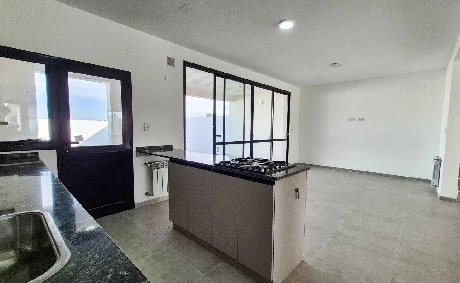 ALQUILO DUPLEX A ESTRENAR 3 DORMITORIOS ZONA SUR 8