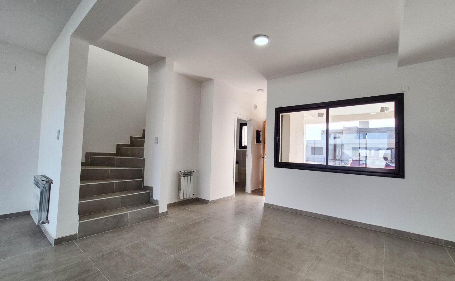 Foto de ALQUILO DUPLEX A ESTRENAR 3 DORMITORIOS ZONA SUR, imagen 3