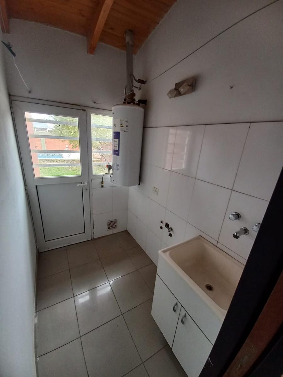 En Venta, Casa Dos Dorm. en Fernandez Oro, Calle Arrayanes 1