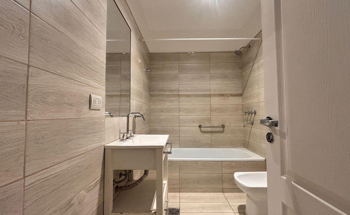Foto de Alquiler casa de 4 dormitorios B Perticone - Centenario, imagen 5