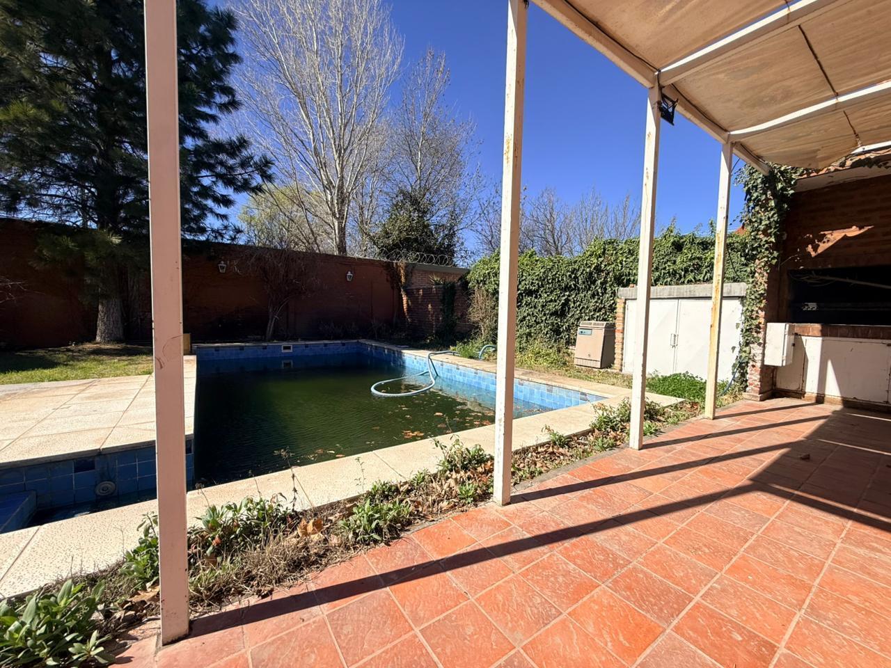 Foto de ALQUILER CASA 3 DORMITORIOS CON PILETA EN BARRIO JARDINES DEL REY, imagen 2