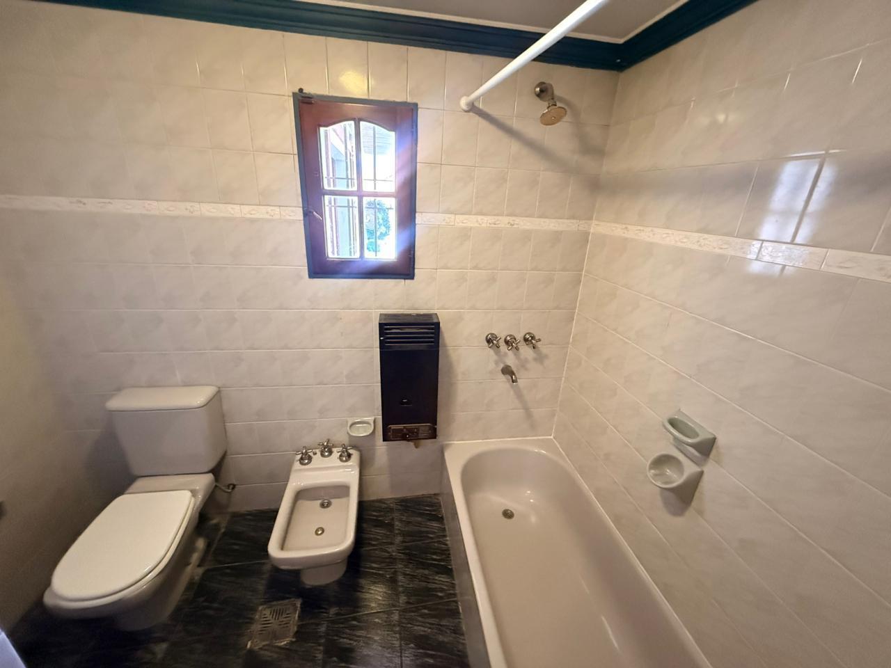 Foto de ALQUILER CASA 3 DORMITORIOS CON PILETA EN BARRIO JARDINES DEL REY, imagen 1