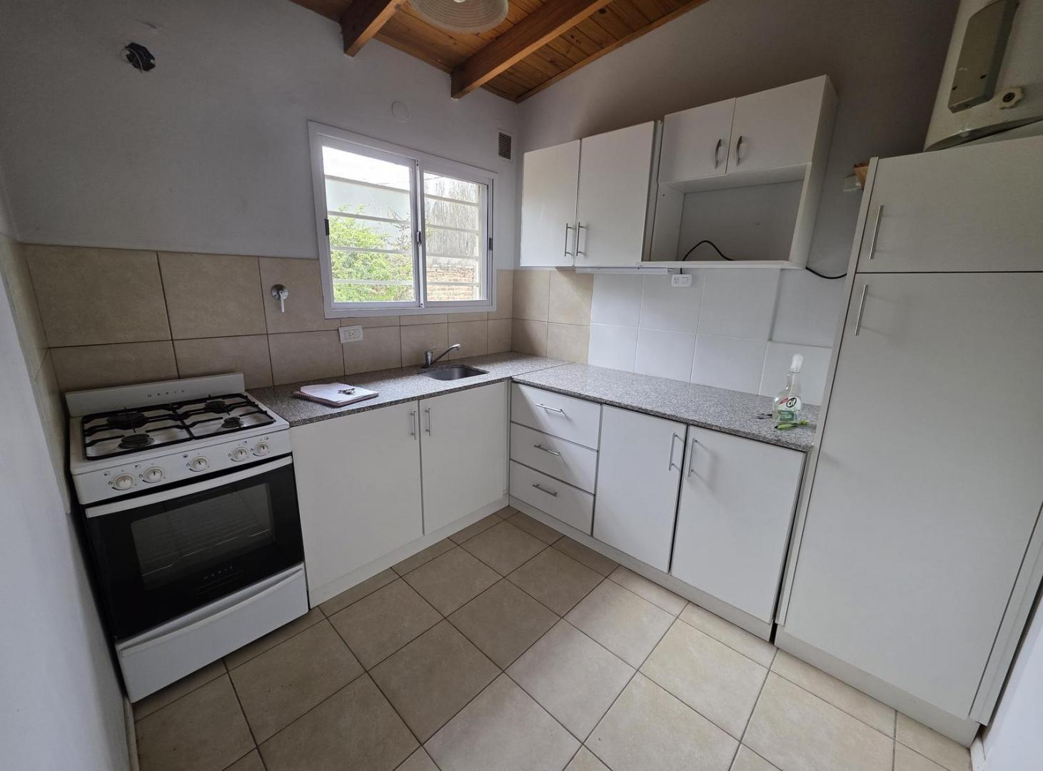 Foto de Alquiler casa en B° Perticone, Centenario, imagen 5