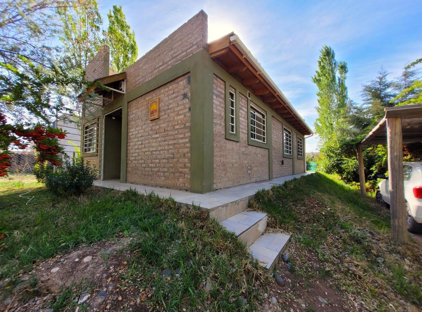 Foto de Alquiler casa en B° Perticone, Centenario, imagen 1