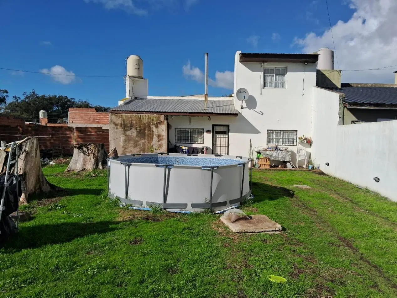 VENTA CASA CON 2 LOTES-PARQUE PEÑA 4