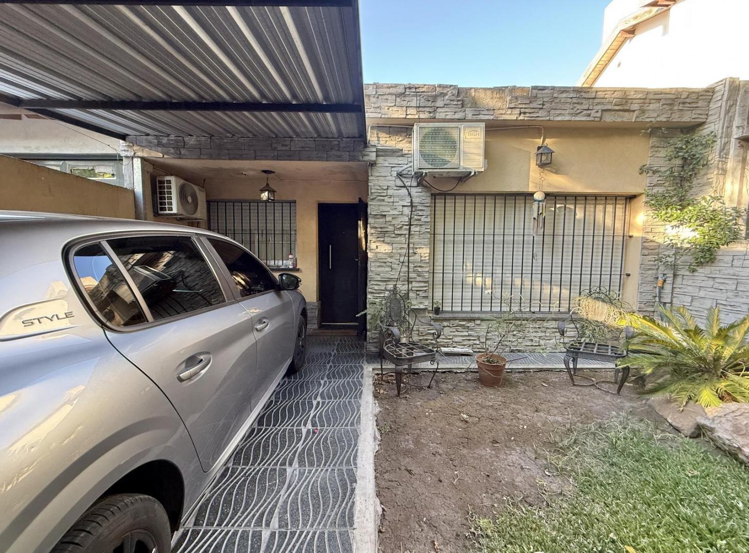 Ph 2 ambientes en venta con cochera y pileta
