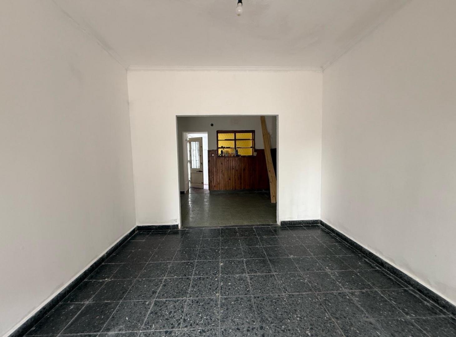 Foto de Alquiler comercial casa 4 ambientes refaccionada en Ituzaingó Norte, imagen 3