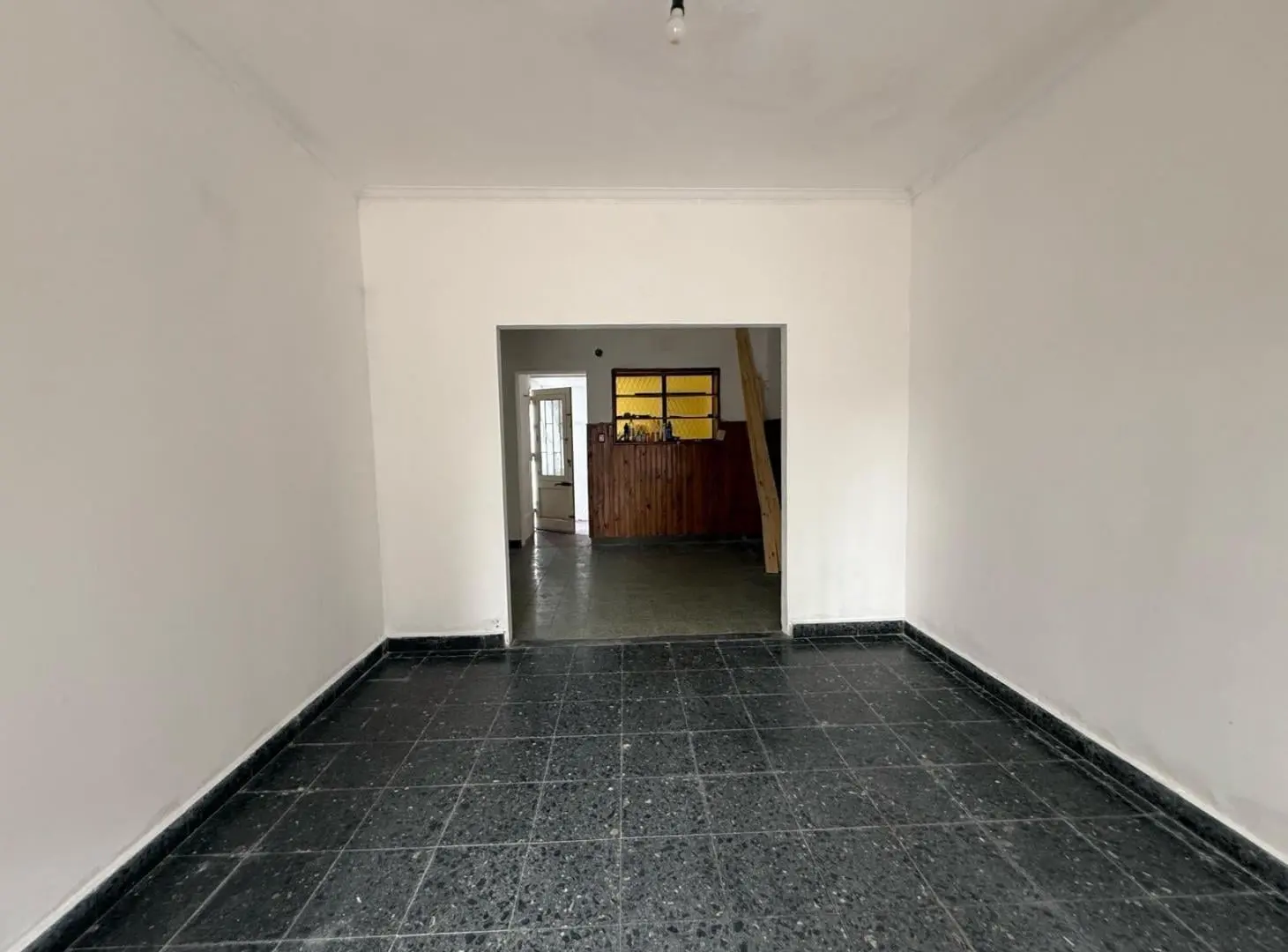 Alquiler comercial casa 4 ambientes refaccionada en Ituzaingó Norte 3
