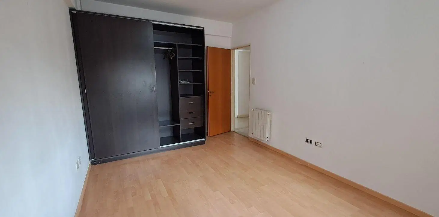 DEPARTAMENTO 2 AMBIENTES AMPLIO EN ALQUILER EN CASTELAR SUR 5