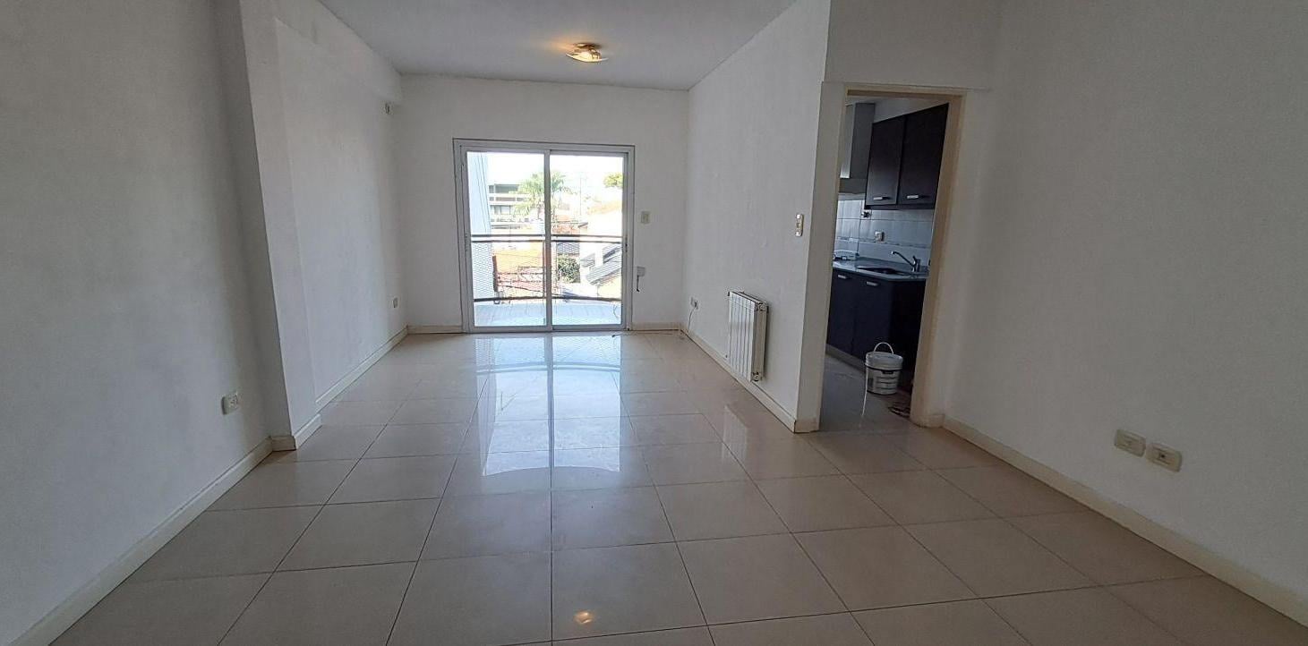 DEPARTAMENTO 2 AMBIENTES AMPLIO EN ALQUILER EN CASTELAR SUR