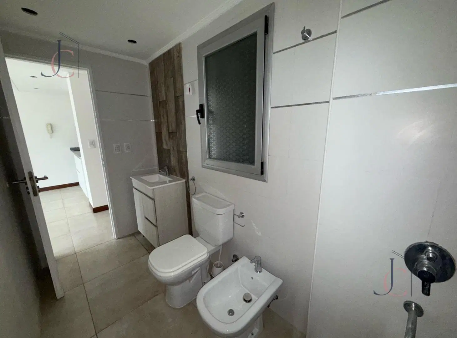 DEPARTAMENTO MONOAMBIENTE DIVIDIDO EN ALQUILER EN MORON SUR 3