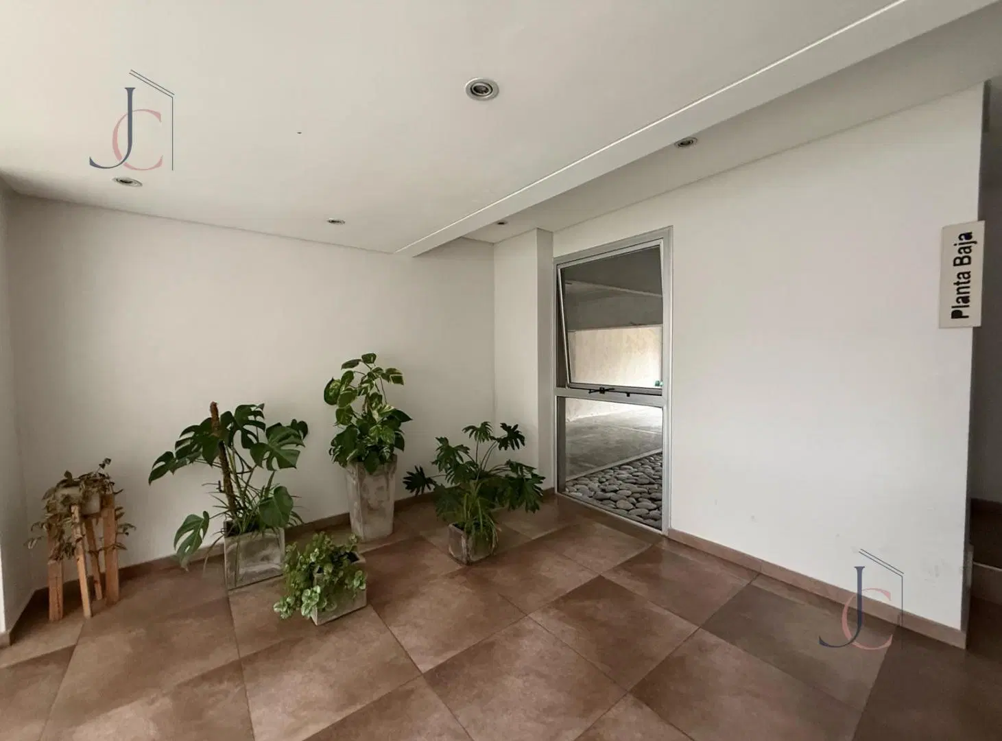 DEPARTAMENTO MONOAMBIENTE DIVIDIDO EN ALQUILER EN MORON SUR 4