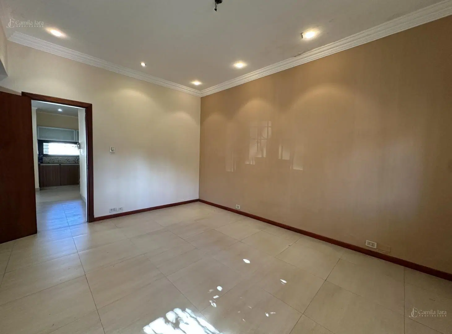 CHALET 5 AMBIENTES EN VENTA EN CASTELAR NORTE PARQUE AYERZA 3