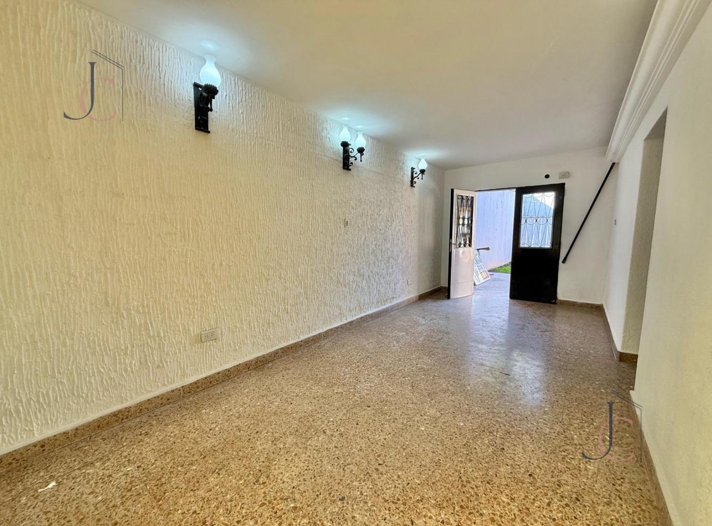 Foto de Casa 3 ambientes en alquiler en Ituzaingó Norte, imagen 3