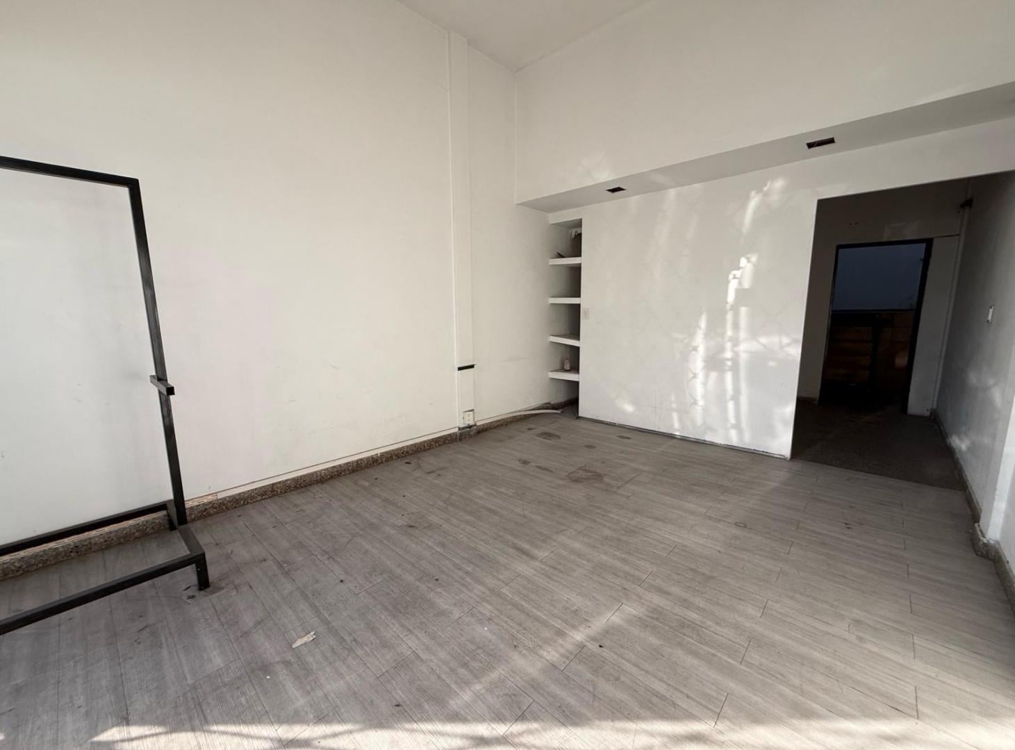 Foto de LOCAL COMERCIAL EN ALQUILER EN MORON NORTE, imagen 4