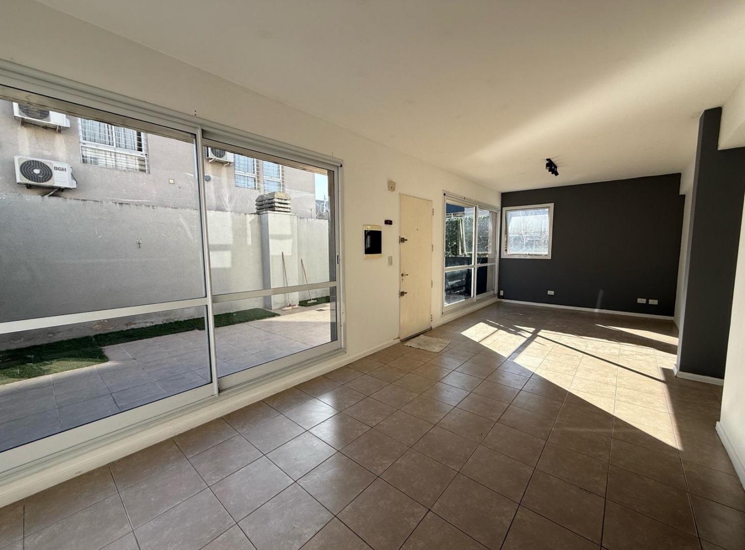 Foto de PH 3 AMBIENTES CON TERRAZA EN ALQUILER EN CASTELAR SUR, imagen 4