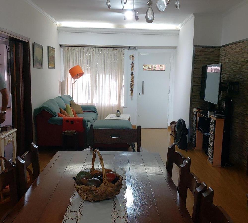 Foto de CHALET CASTELAR NORTE 4 AMB QUINCHO FONDO GARAGE Y COCHERA, imagen 1