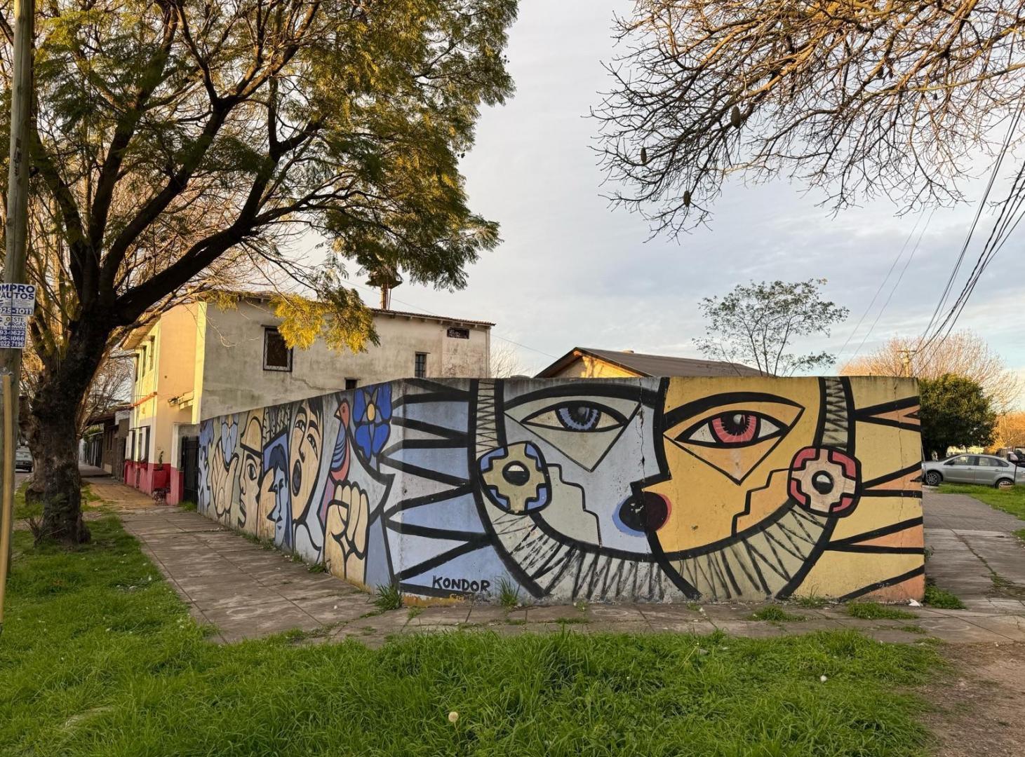 Foto de CASA 8 AMBIENTES EN VENTA EN CASTELAR SUR - IDEAL INVERSOR, imagen 2