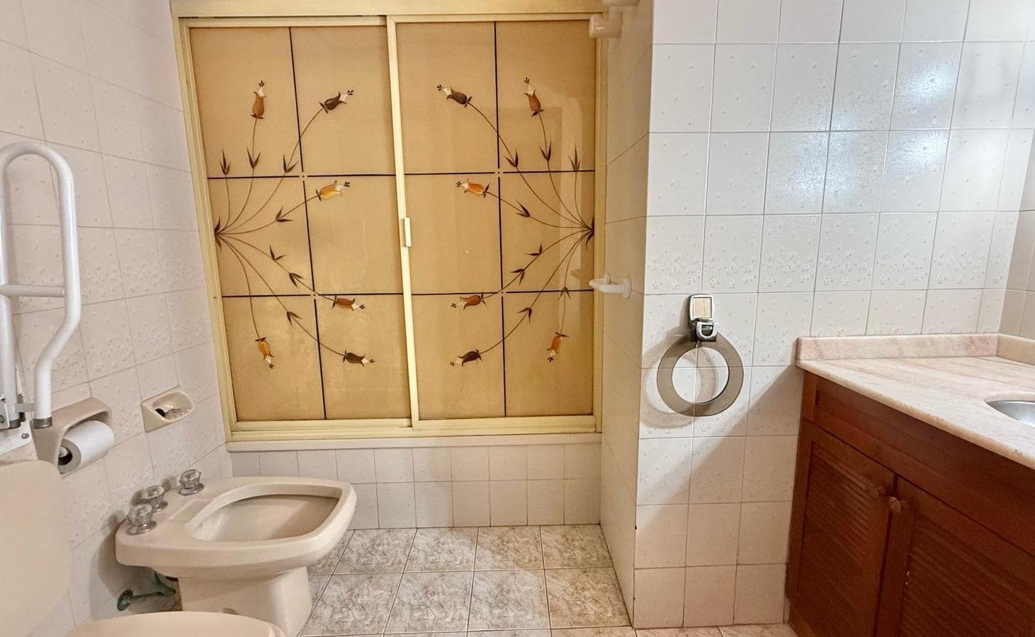 Foto de CASA 5 AMBIENTES EN VENTA EN HAEDO NORTE - BARRIO GUEMES, imagen 5
