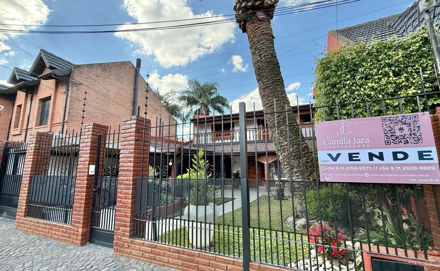Foto de Casa 5 ambientes con quincho, pileta y jacuzzi en Villa Luzuriaga, imagen 1