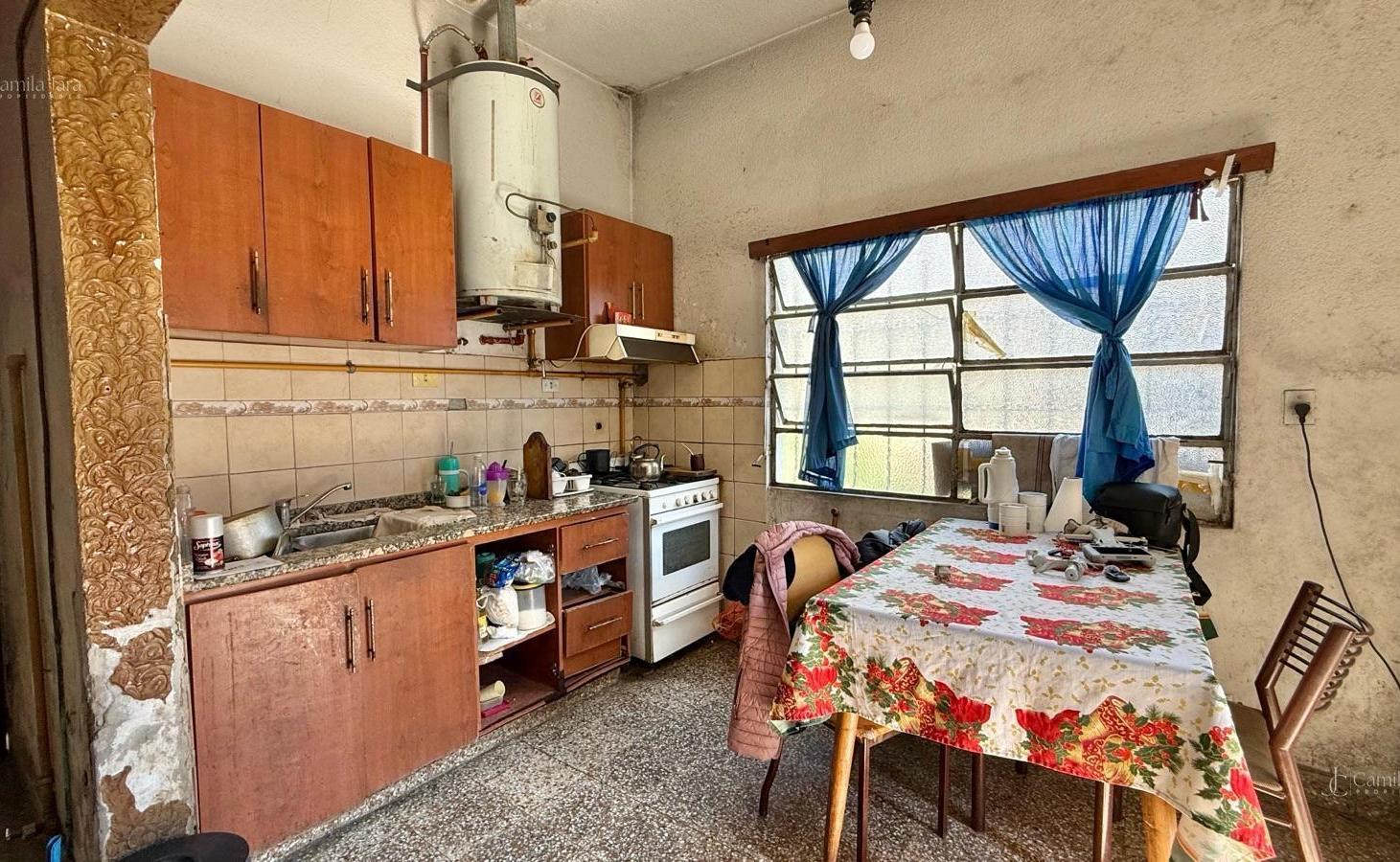 Foto de Casa 3 ambientes con dependencia apta credito en Villa Luzuriaga, imagen 4