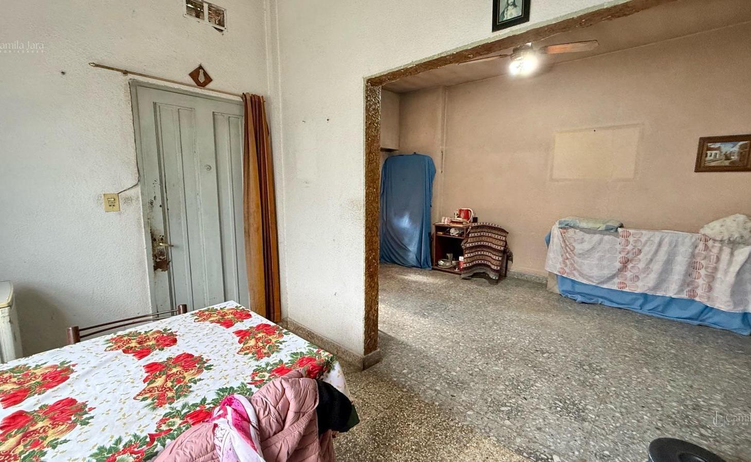 Foto de Casa 3 ambientes con dependencia apta credito en Villa Luzuriaga, imagen 5