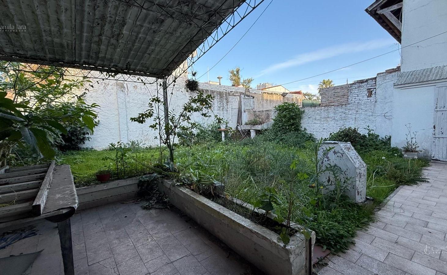 Foto de Casa en alquiler 4 ambientes con parque y cochera, imagen 3