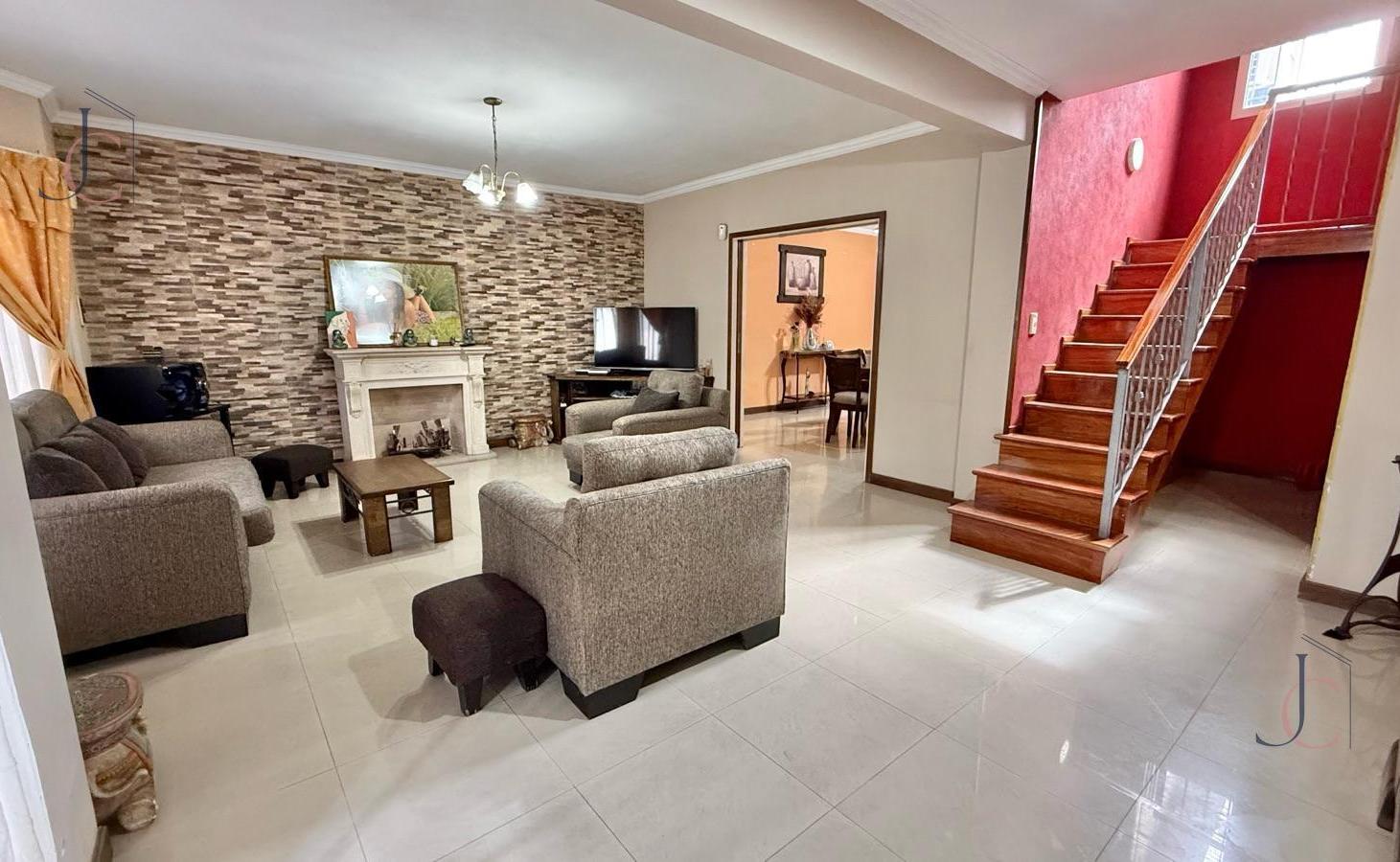 Foto de Venta Casa 4 ambientes con quincho y pileta en San justo, imagen 1