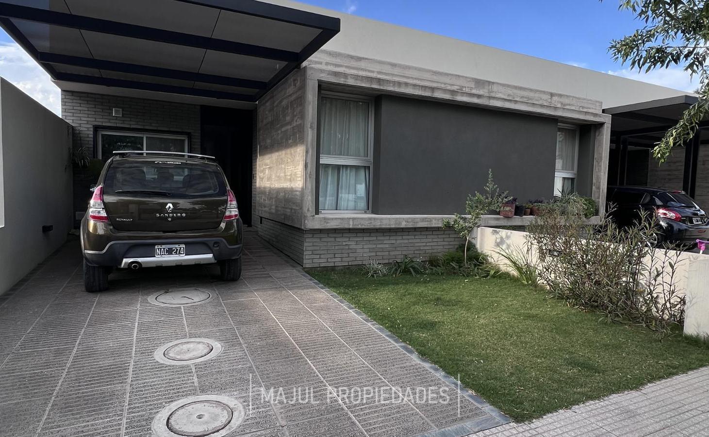 Duplex en venta Greenville2. Planta baja. 2 dormitorios. Cochera. Posesion inmediata.