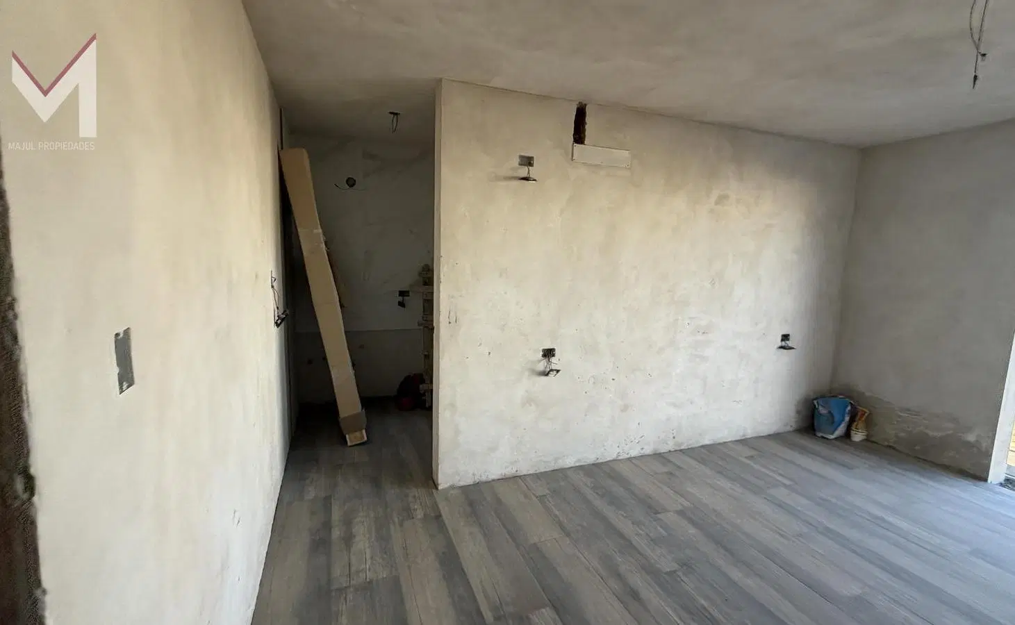 Duplex en venta en solares de manantiales. 3 dorm. 2 baños. 2 cocheras 3