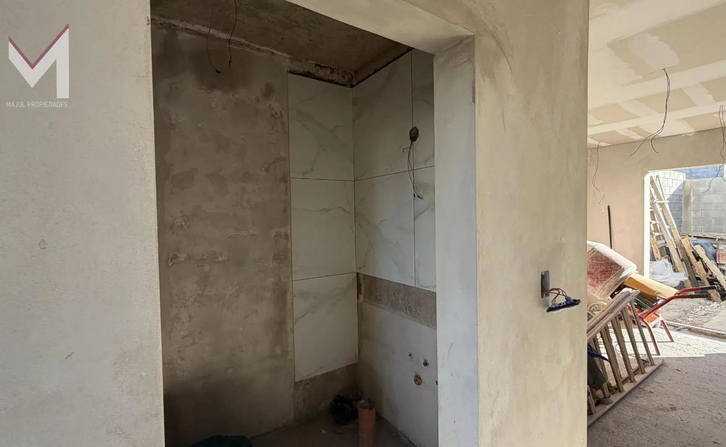 Duplex en venta en solares de manantiales. 3 dorm. 2 baños. 2 cocheras 5