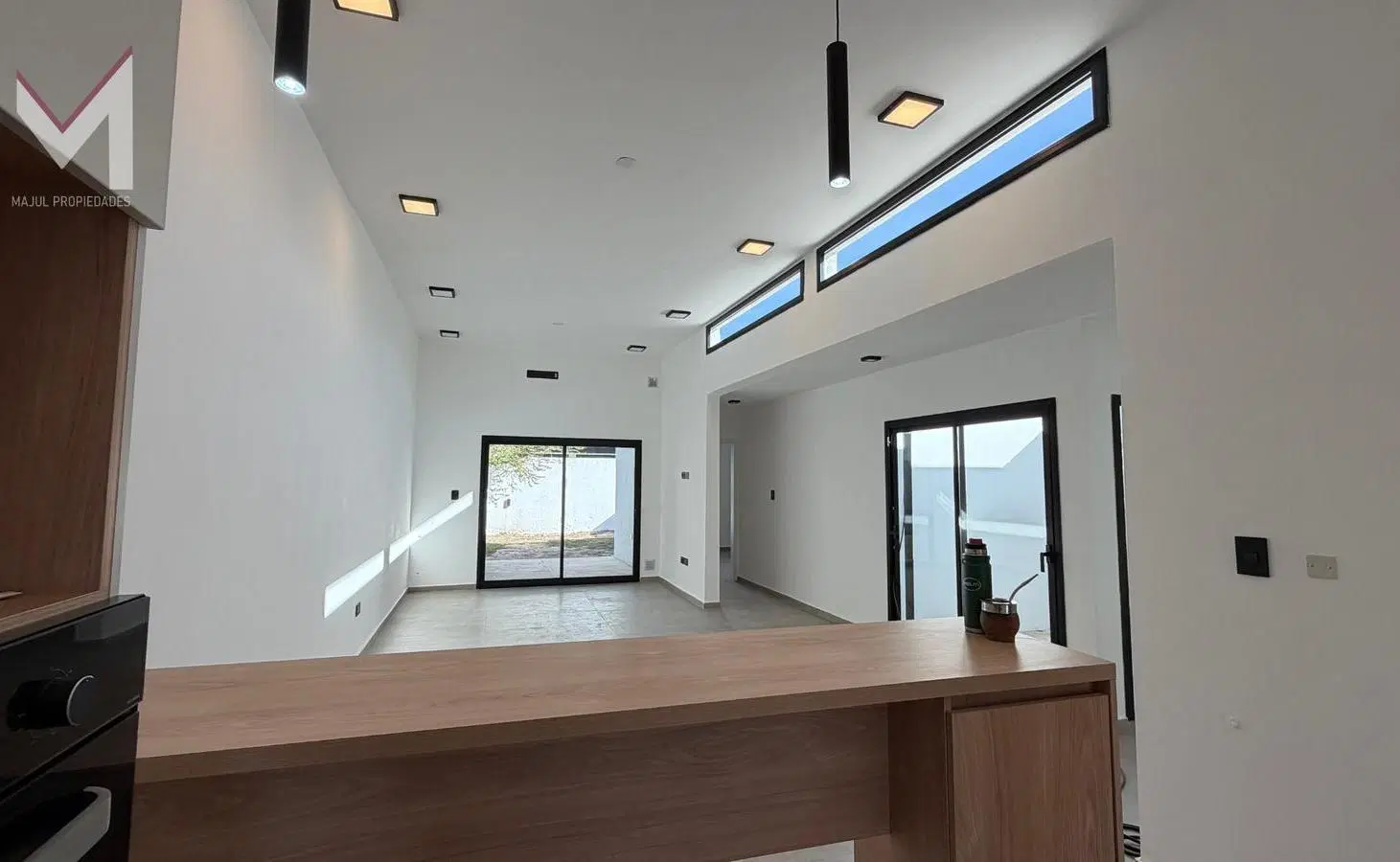 Duplex en venta en Terrazas de manantiales. Planta baja. 2 dorm. 2 baños. Cochera.Galeria con asador 1