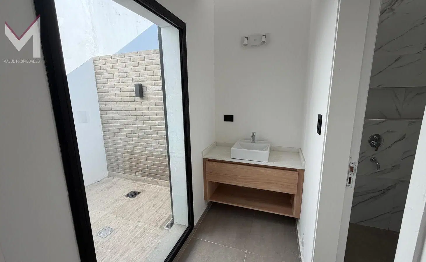 Duplex en venta en Terrazas de manantiales. Planta baja. 2 dorm. 2 baños. Cochera.Galeria con asador 4