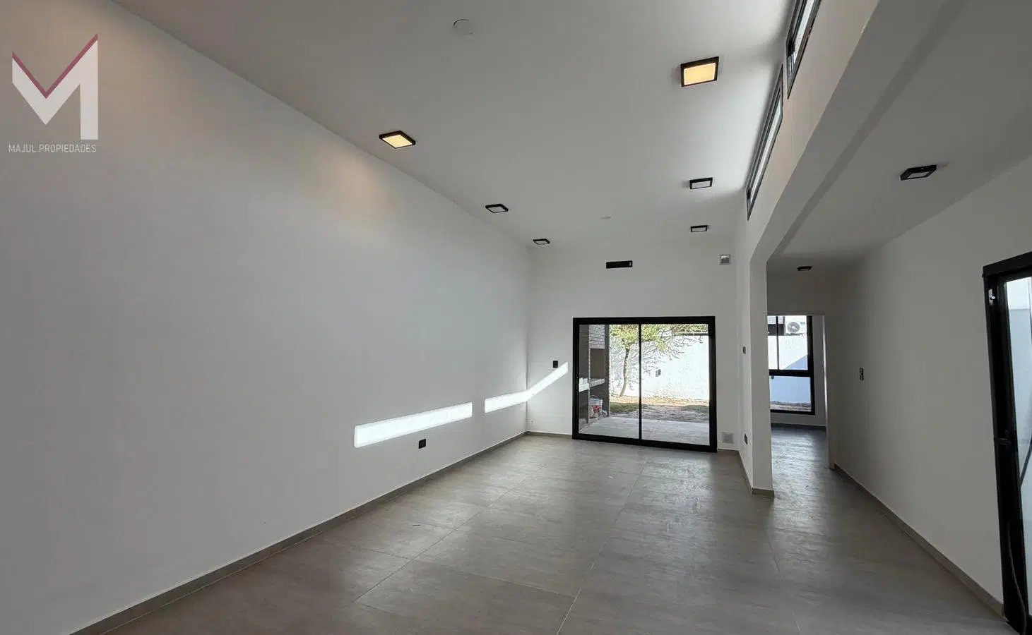 Duplex en venta en Terrazas de manantiales. Planta baja. 2 dorm. 2 baños. Cochera.Galeria con asador 5