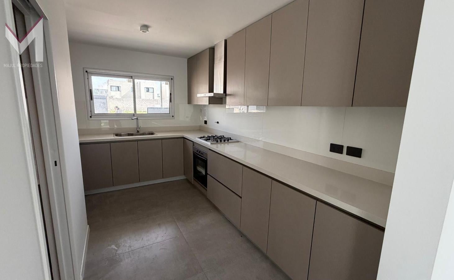 Foto de Duplex en venta en Terrazas de manantiales, 3 dormitorios, cochera y, imagen 1