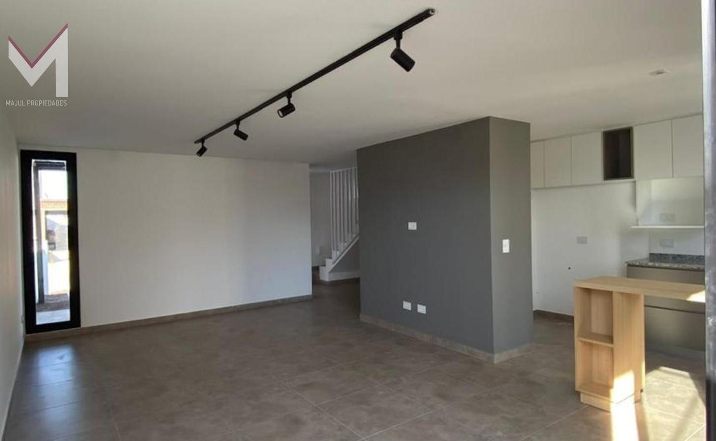 Foto de Duplex en prados de manantiales. 3 dormitorios. Baño completo. Cochera, imagen 5