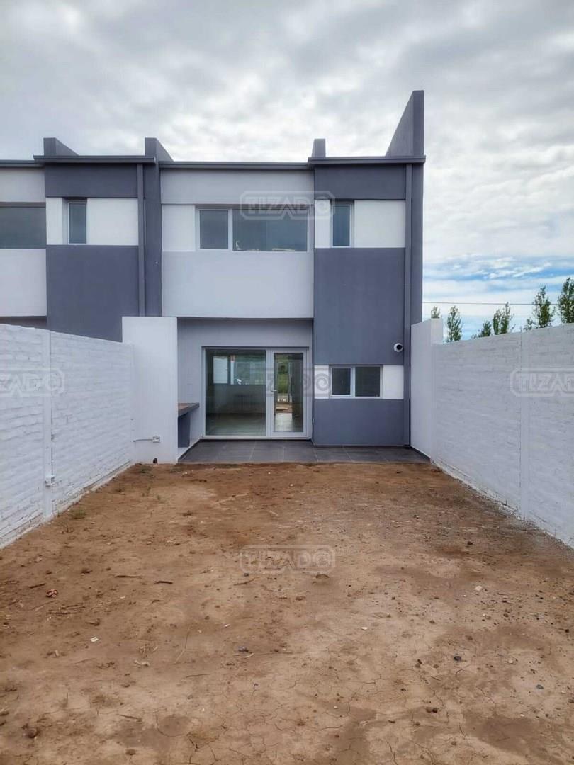 Casa Dúplex en Venta en General Fernandez Oro, Rio Negro, Patagonia 3