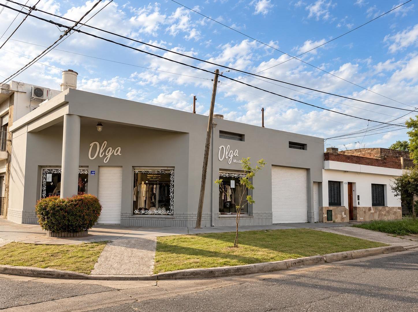 Foto de Gran esquina - casa con cochera y local comercial, imagen 1