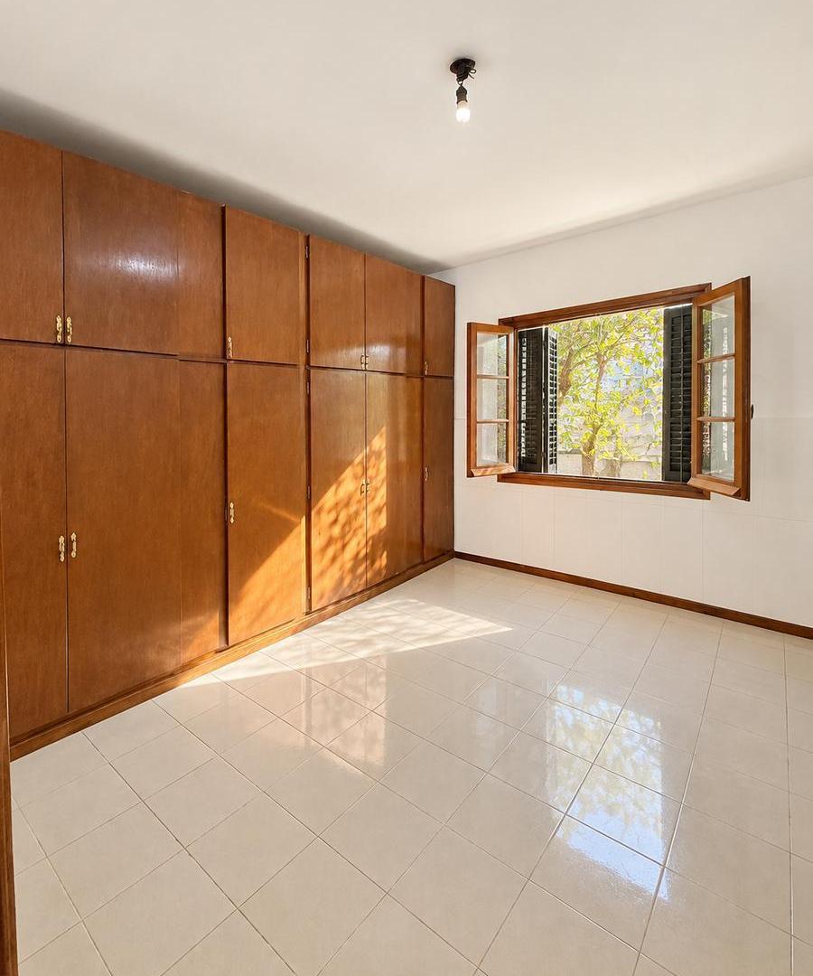 Foto de Gran esquina - casa con cochera y local comercial, imagen 5