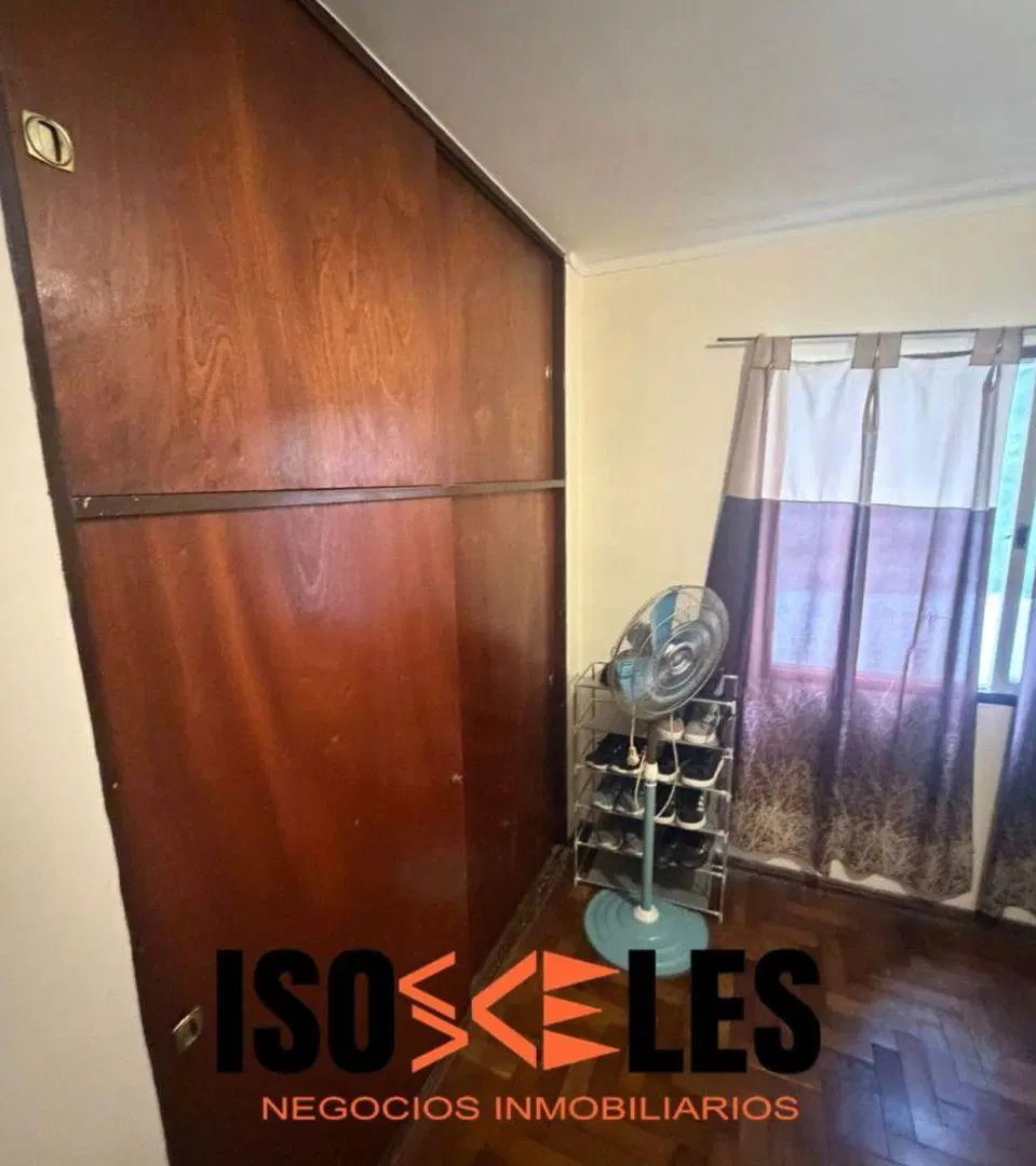 VENTA EN EL CENTRO DE DEPARTAMENTO DOS DORMITORIOS 4